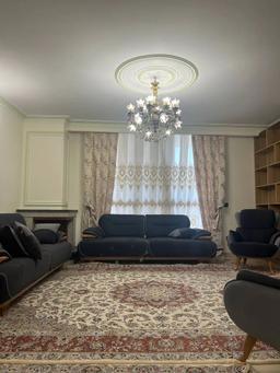 آپارتمان 101 متری در میدان انقلاب