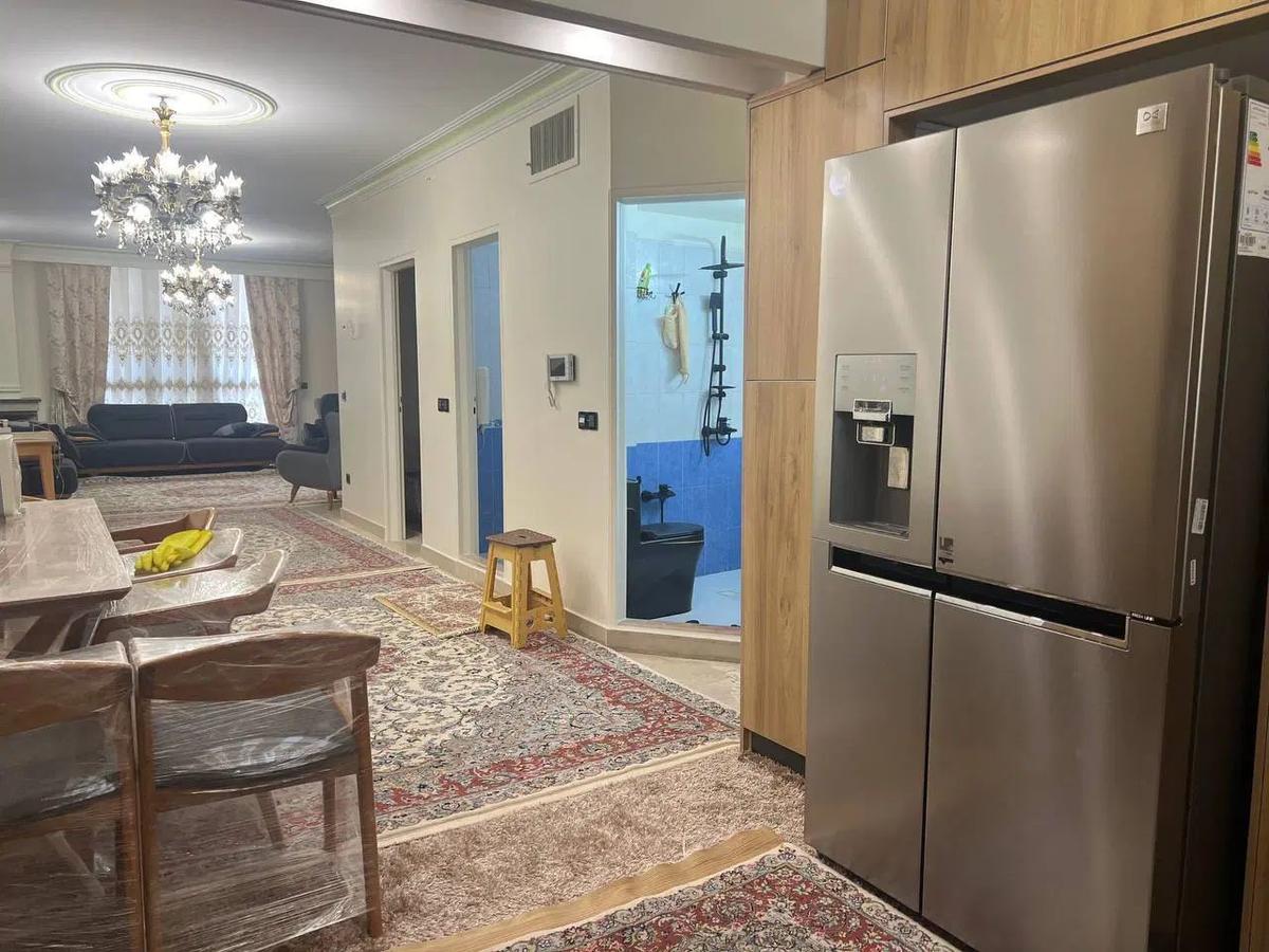 آپارتمان 101 متری در میدان انقلاب