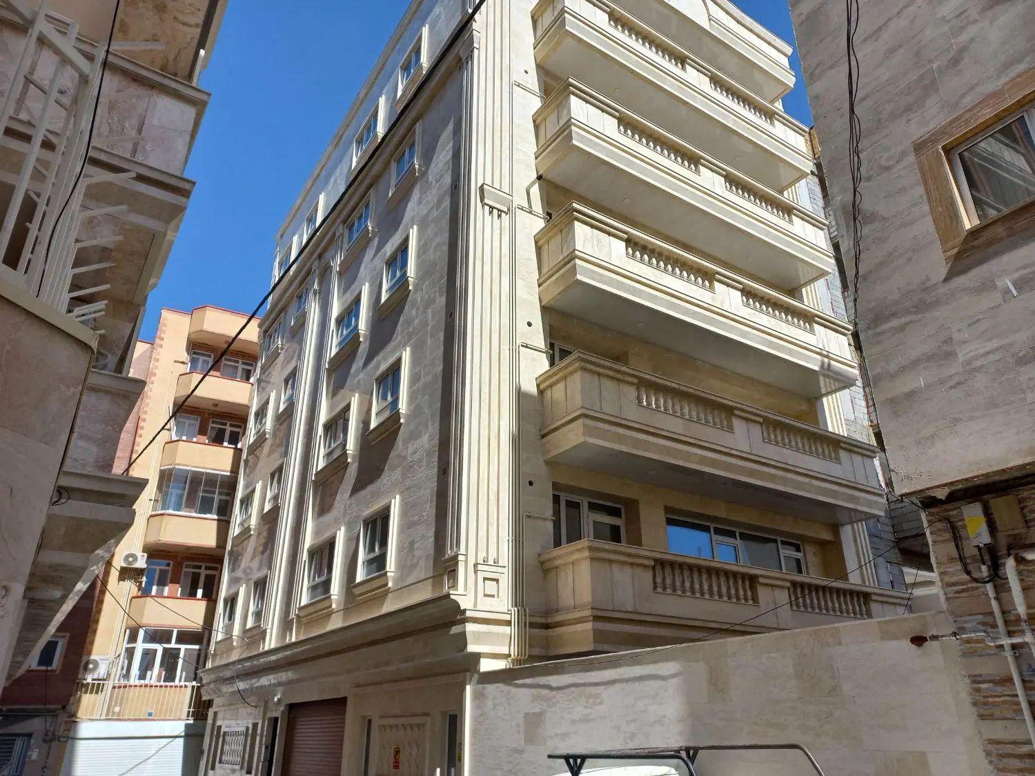 آپارتمان 191 متری تبریز