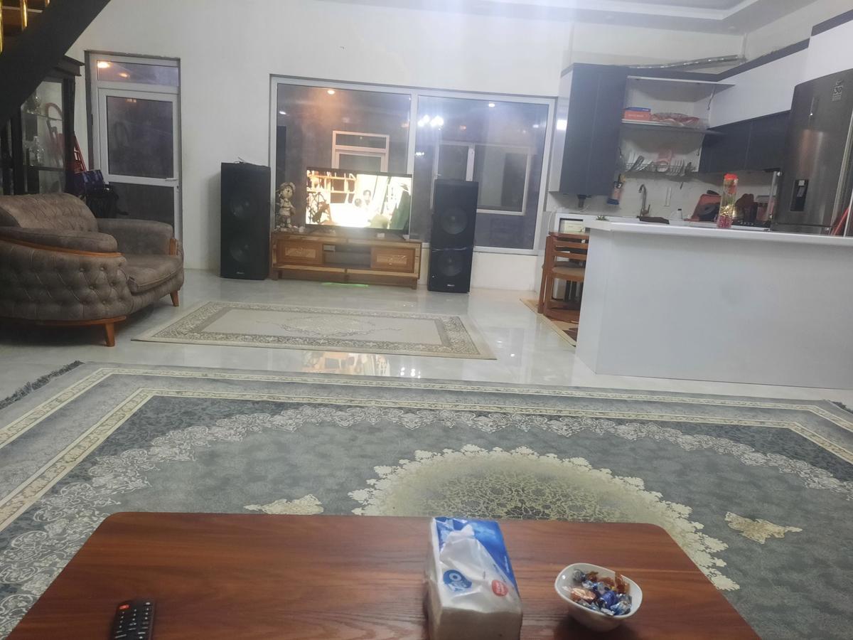 آپارتمان 240 متری در کیانمهر