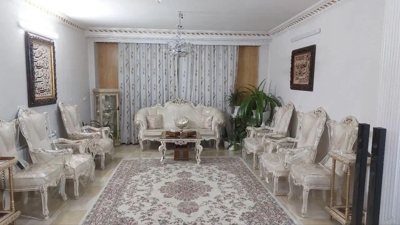آپارتمان 102 متری ملک‌شهر