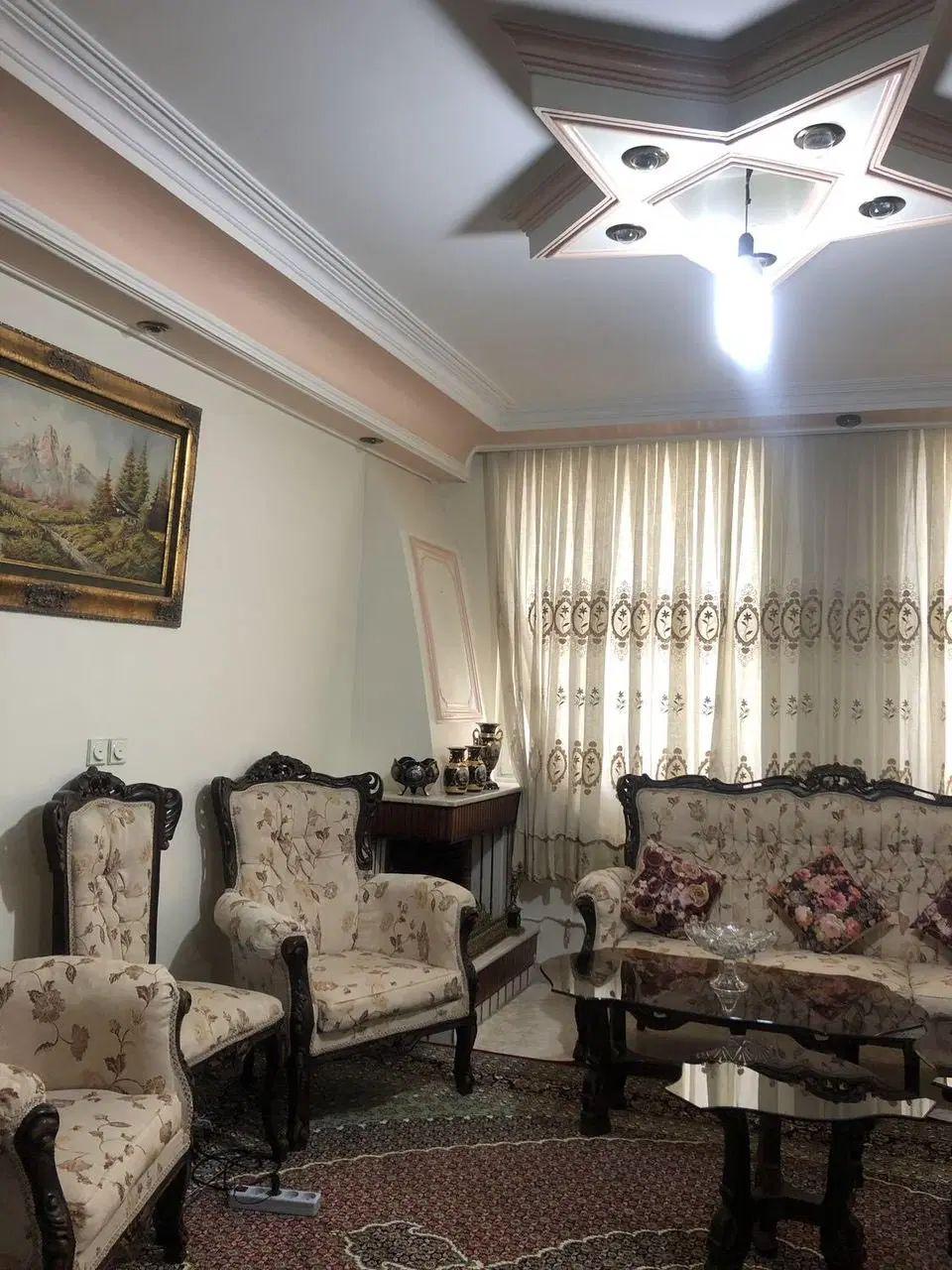 آپارتمان 97 متری در حافظیه